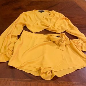 MissGuided size 6 yellow crop long sleeve  top & Short dressy set